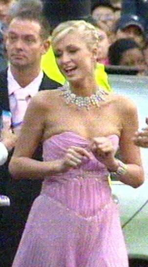 Paris in gala jurk 2005